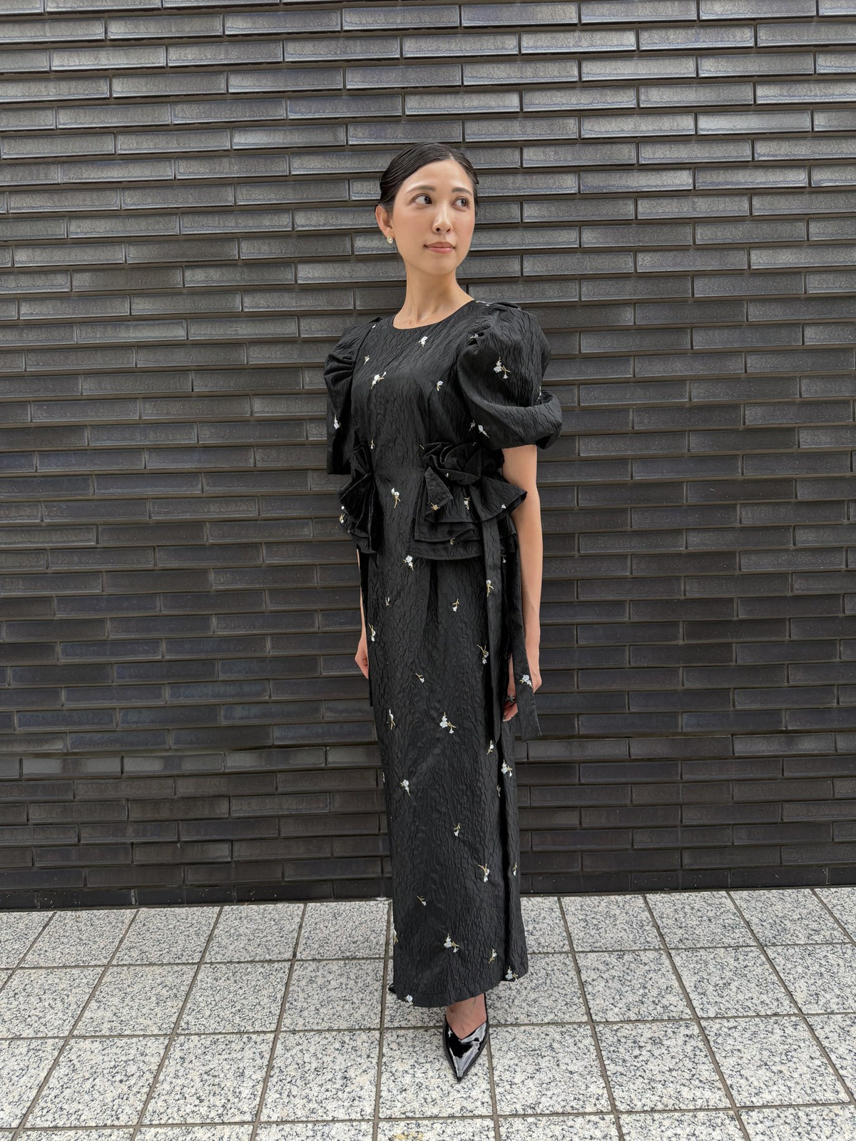 ブロッサムフリルドレス ブラック 着用写真