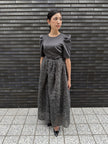MOCOMOCO SET UP HALF SLEEVE DRESS チャコール 着用写真