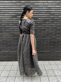 MOCOMOCO SET UP HALF SLEEVE DRESS チャコール 着用写真